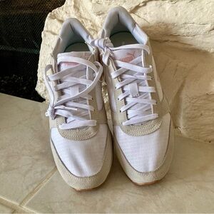 NWOT Puma Womens size 8.5 model 400520-06 Puma Senior Siege Leo running sneaker